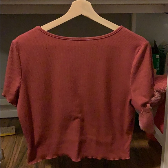 Cropped pink v-neck top - Picture 3 of 3